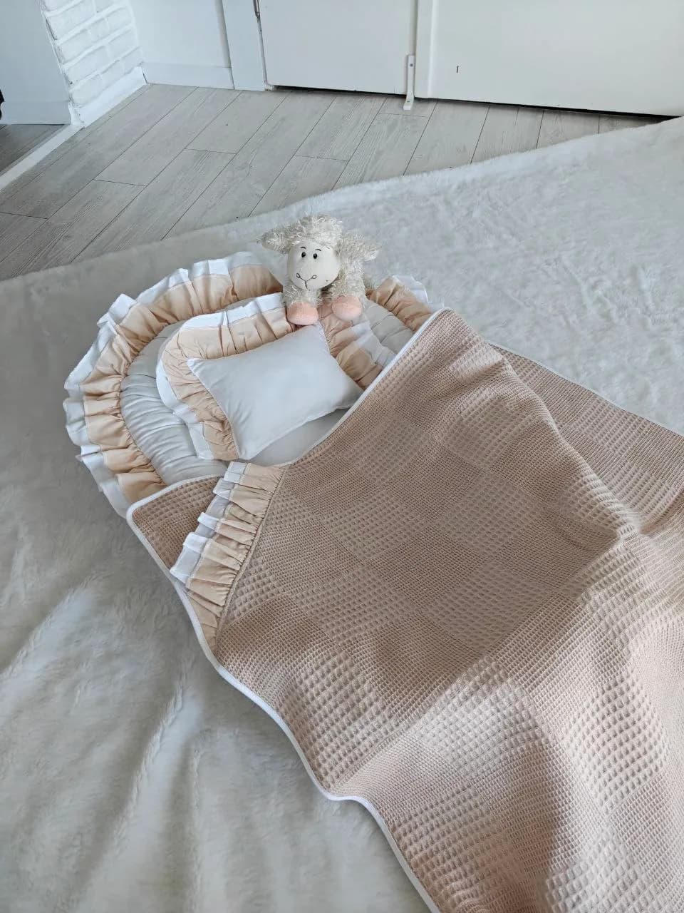 Krem Fırfırlı Pike ve Dantelli BabyNest Seti