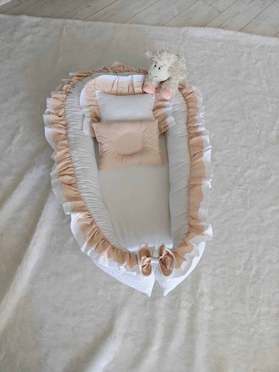 Krem Fırfırlı Pike ve Dantelli BabyNest Seti