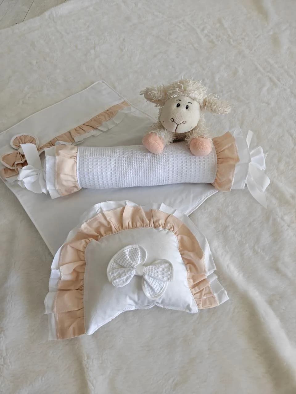 Krem Fırfırlı Pike ve Dantelli BabyNest Seti