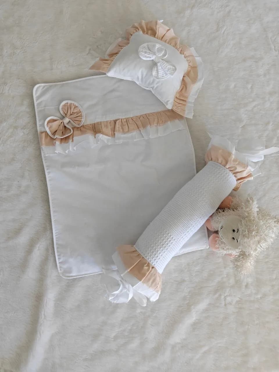 Krem Fırfırlı Pike ve Dantelli BabyNest Seti
