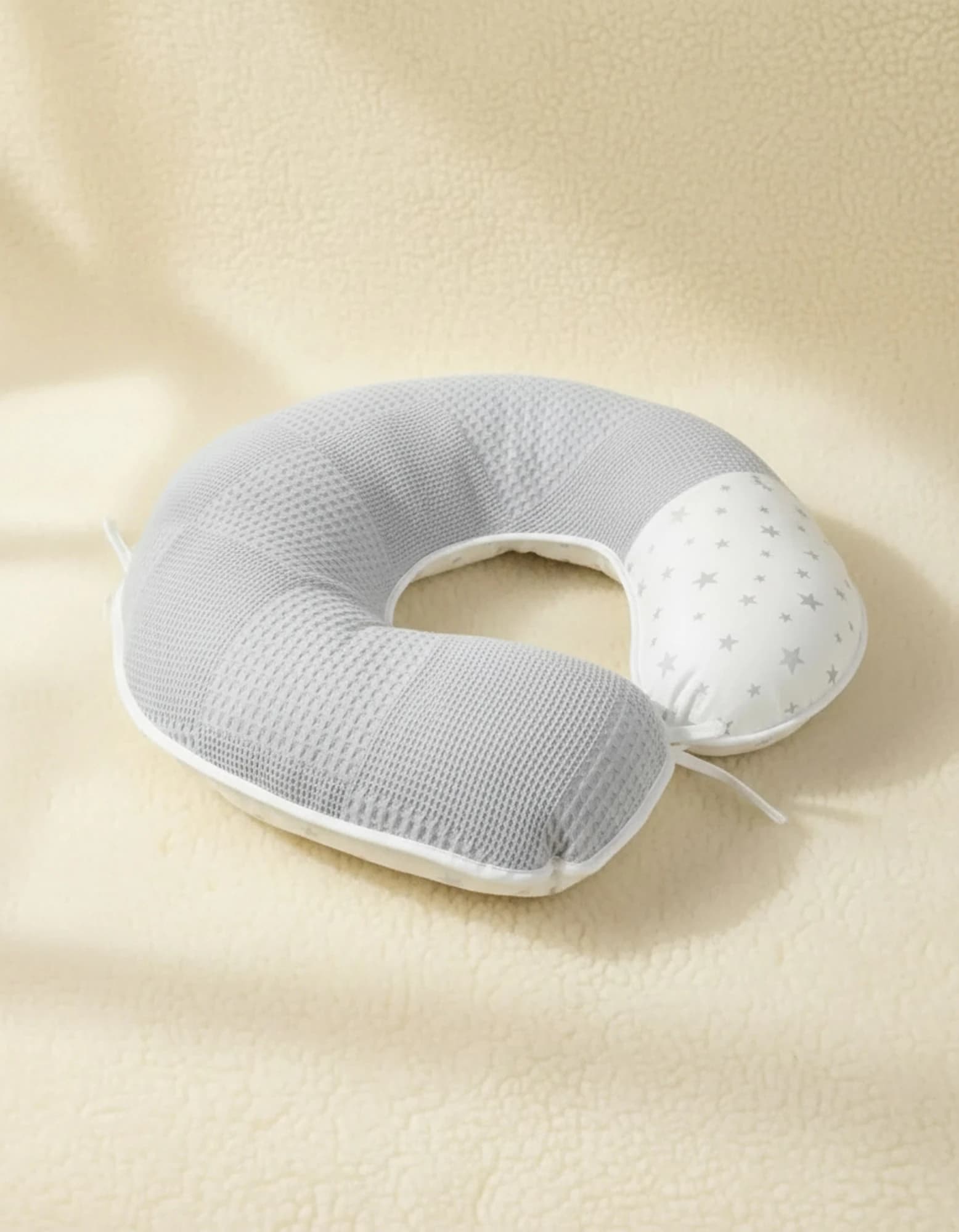 Emzirme Yastigi Ve Destek Minderi Gri Yildiz Ve Pikeli Model (BEYAZ BIYELI) BabyNest görsel 3