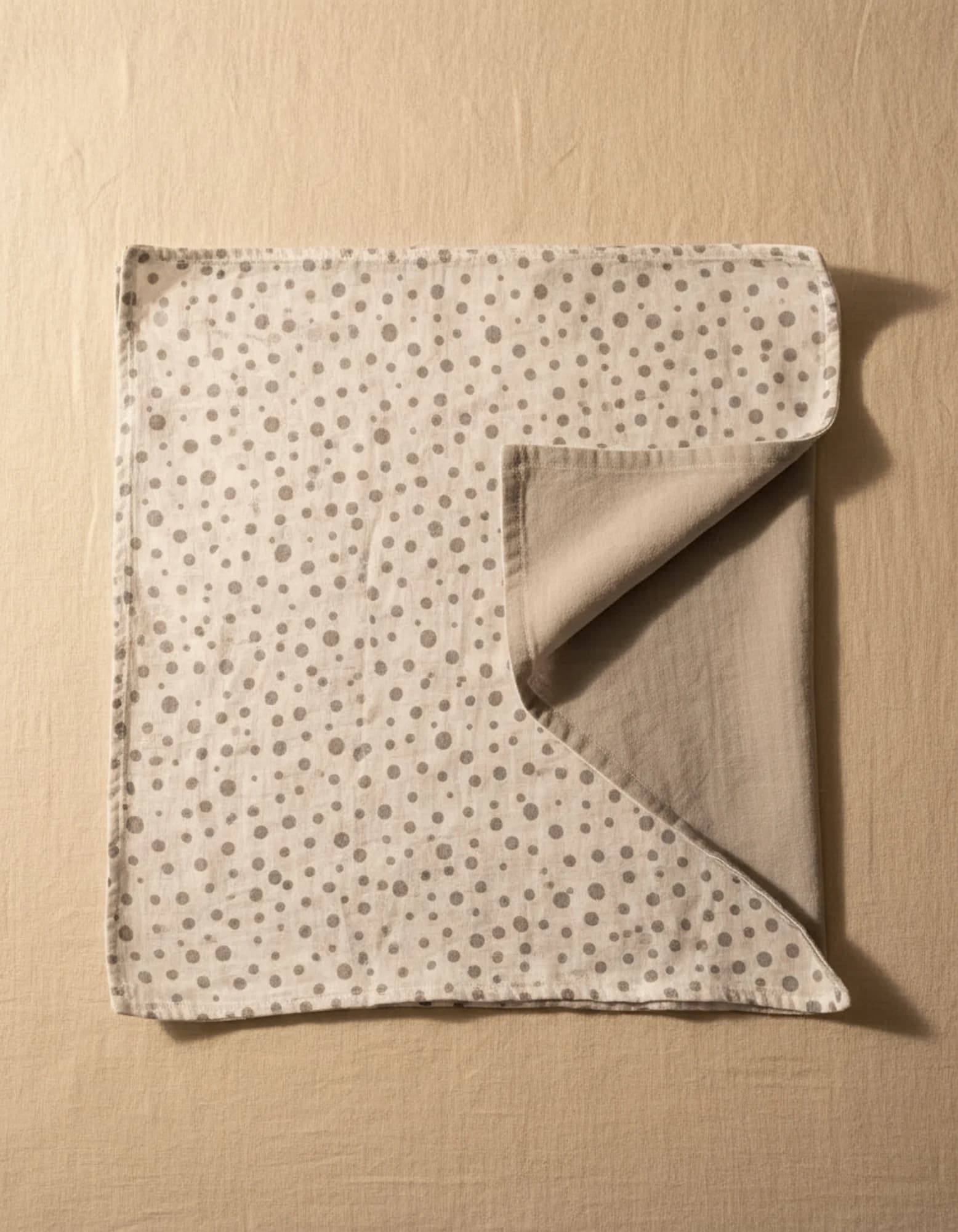 Muslin Ortu Cift Katli Puantiye Desen Ve Duz Gri BabyNest görsel 9