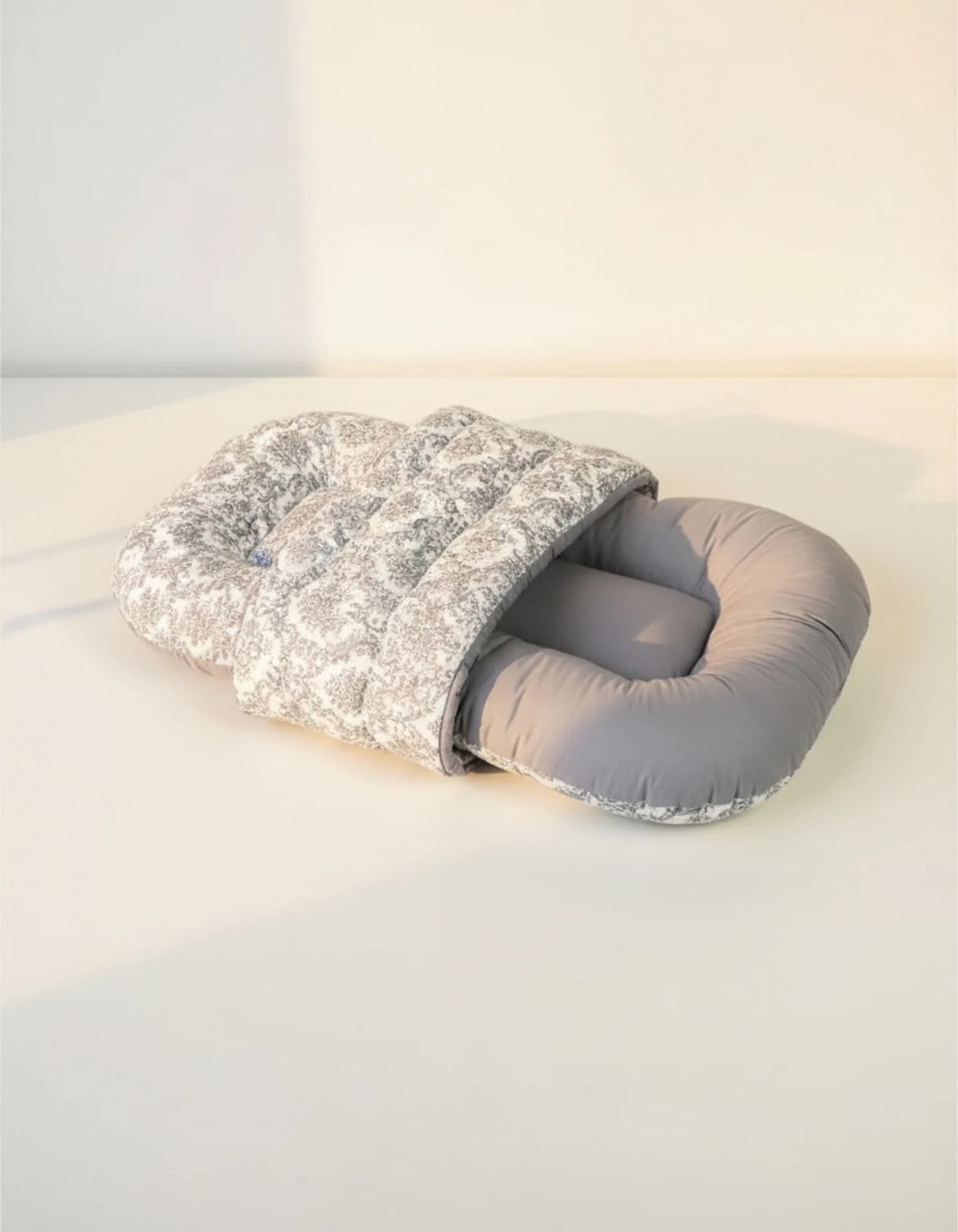 Oval Bebek Yatak Cift Yonlu Elegant Gri Model BabyNest görsel 4