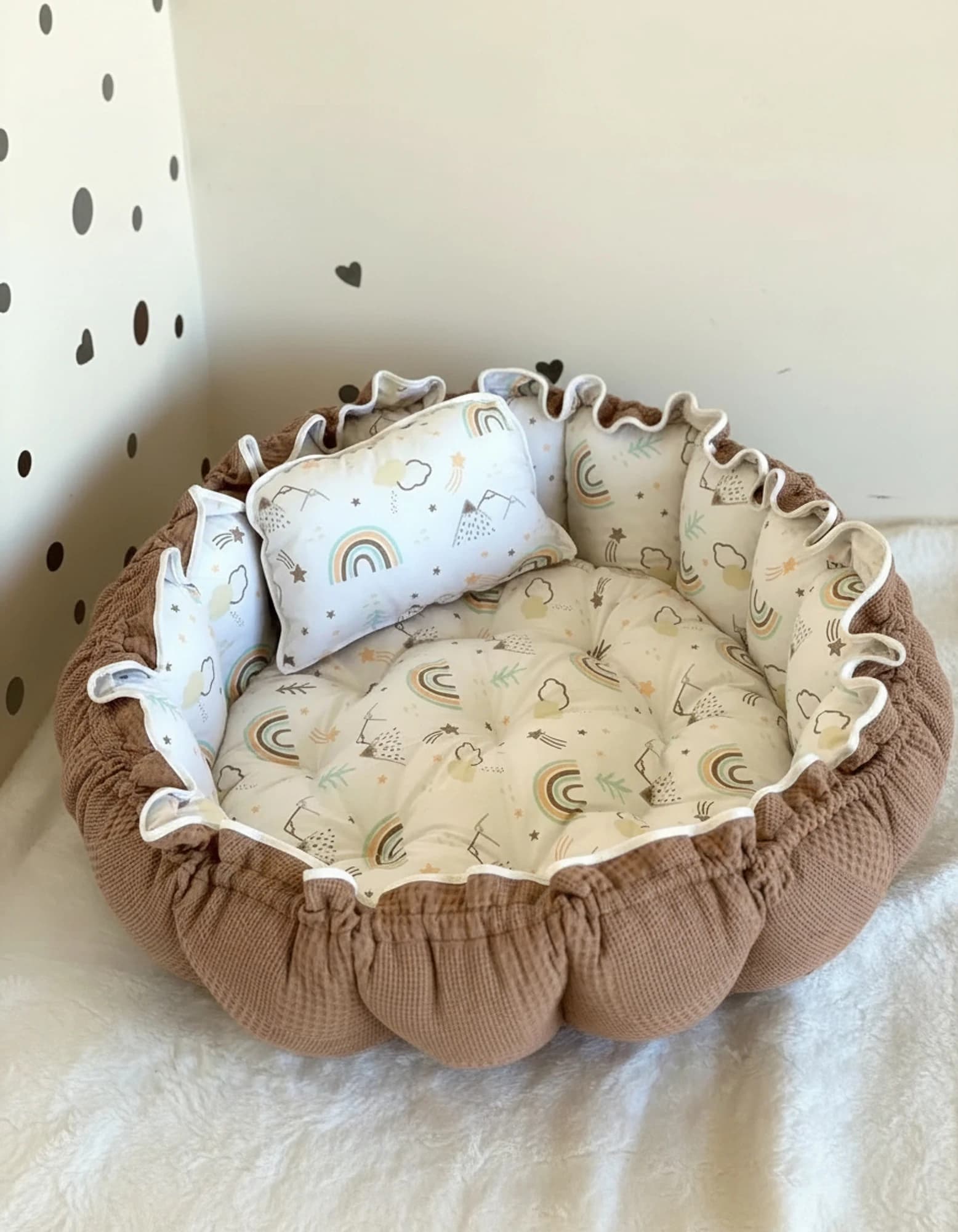 Yuvarlak Yatak/oyun Minderi Ve Yastigi Kahve Pike Gokkusagi BabyNest görsel 3