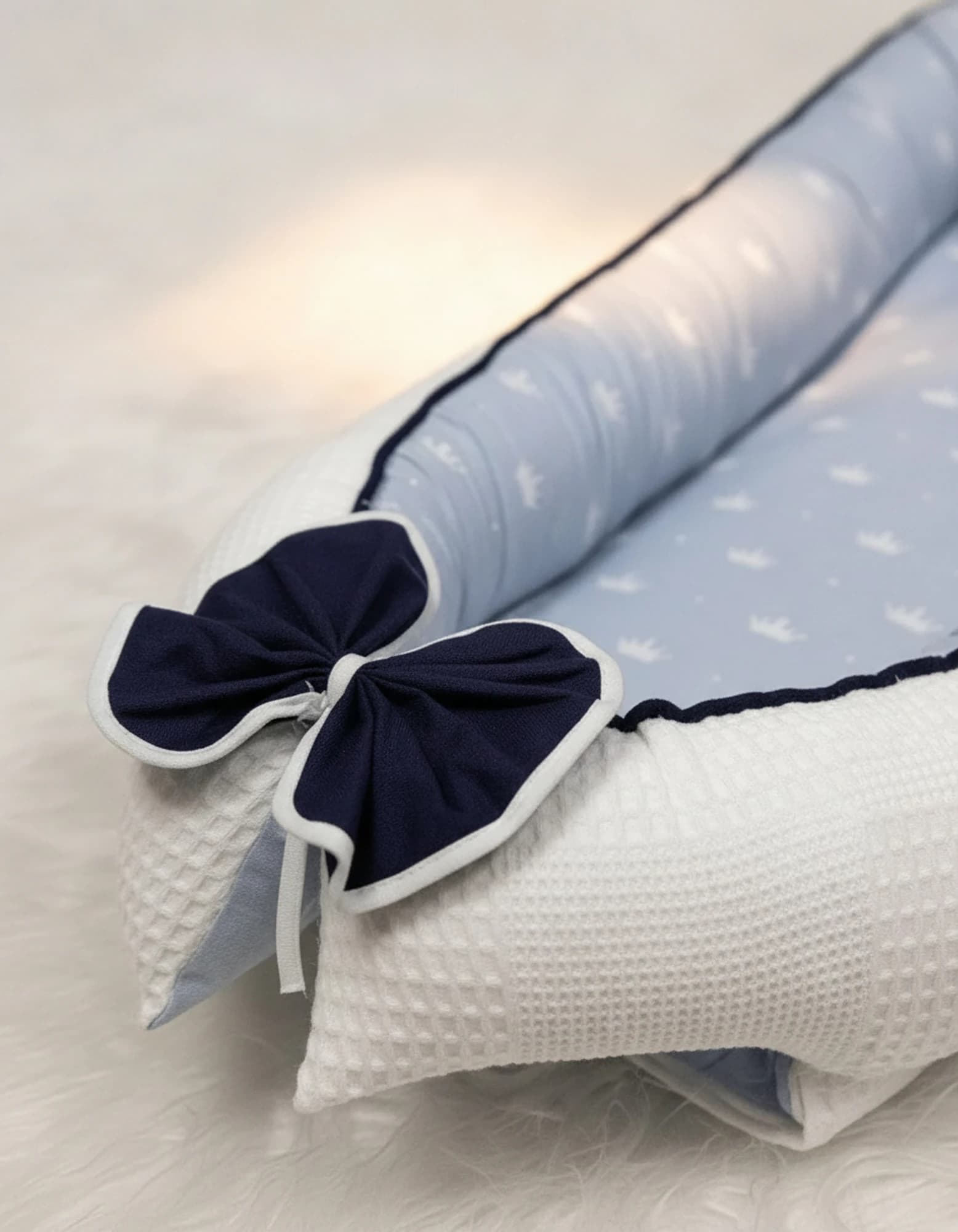 Yatak Ve Ortopedik Yastik Pike Beyaz Kumas Ve Pamuk Kumas Mavi Tac Desen BabyNest görsel 4