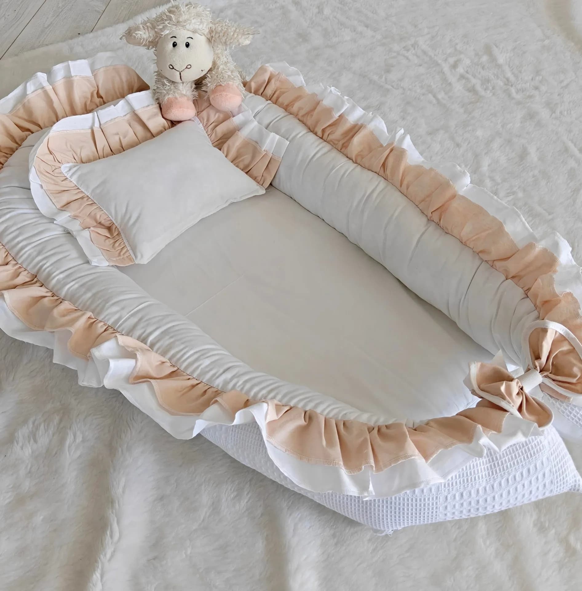 Beyaz Krem Fırfırlı 11 parça BabyNest Seti
