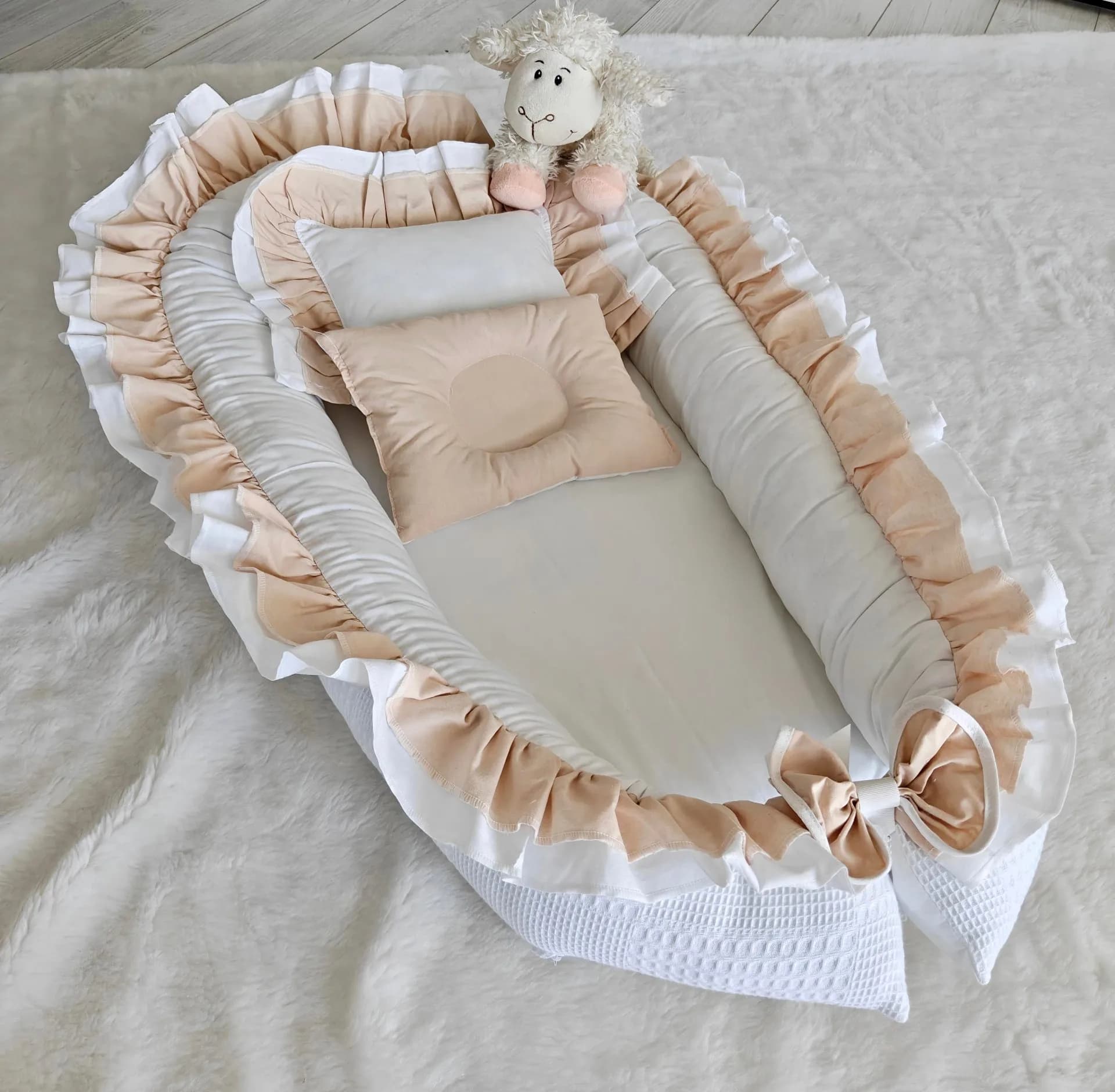 Beyaz Krem Fırfırlı 11 parça BabyNest Seti