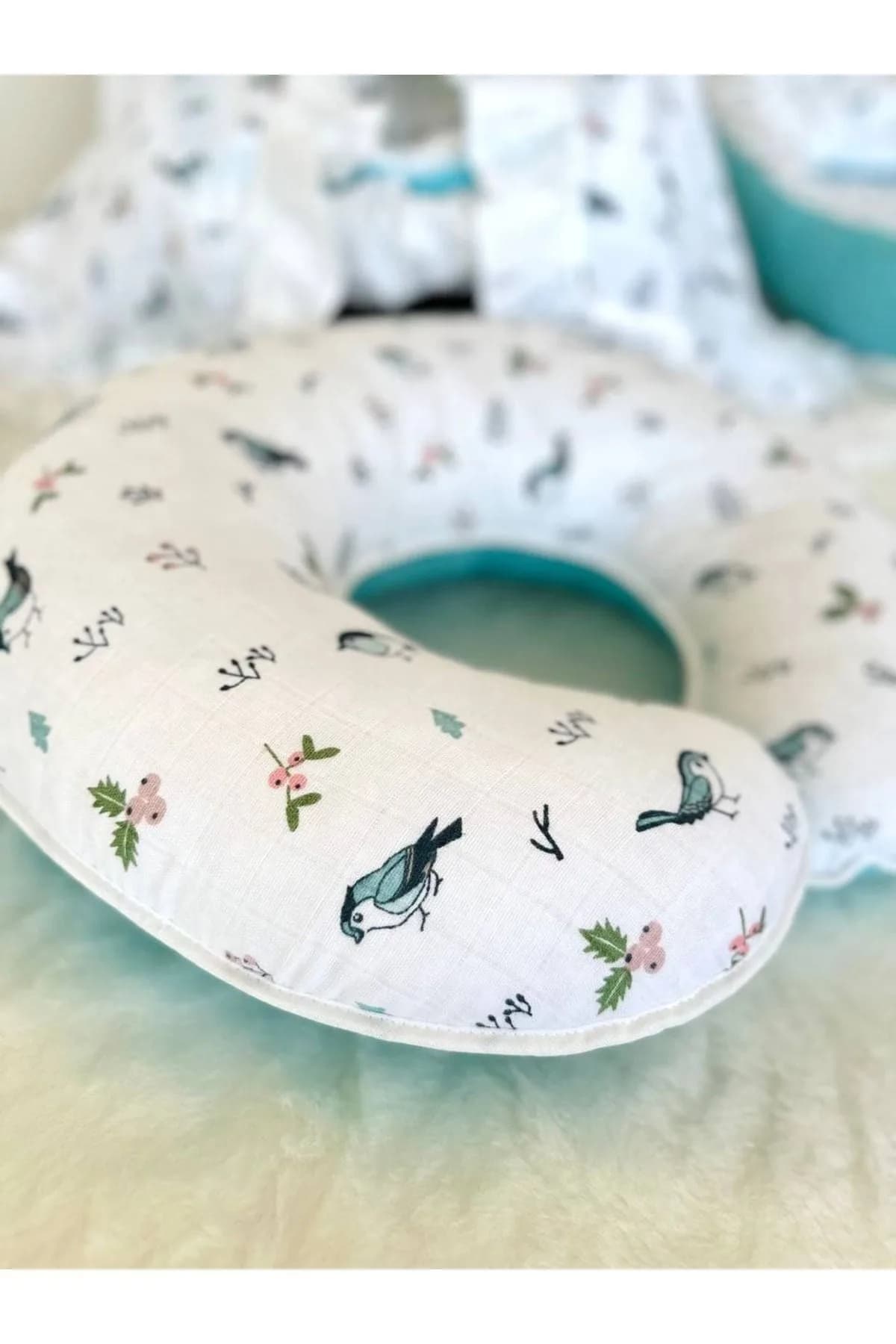 Emzirme Yastigi Ve Destek Minderi Muslin Kus Desen Ve Turkuaz Poplin(beyaz Biyeli) BabyNest