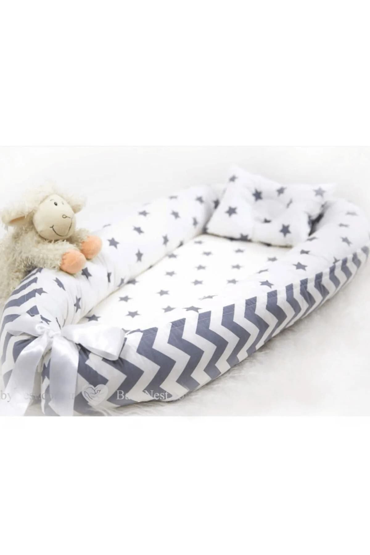 Yatak Ve Ortopedik Yastik Gri Yildiz Ve Zikzak BabyNest