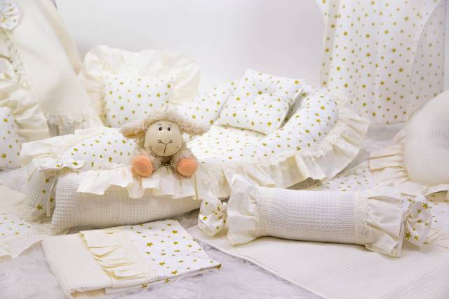 BabyNest FULL 11 Parça Seti Gold Yıldız Pikeli Fırfırlı&Güpürlü