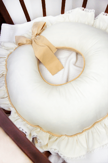 Emzirme Yastığı - Emzirme Yastığı Vintage Model Fırfırlı Güpürlü Bej