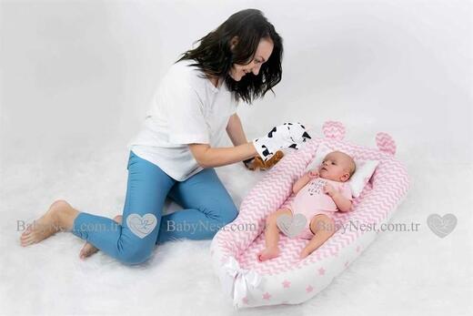 BabyNest - BabyNest Kulaklı Pembe Zikzak ve Yildiz